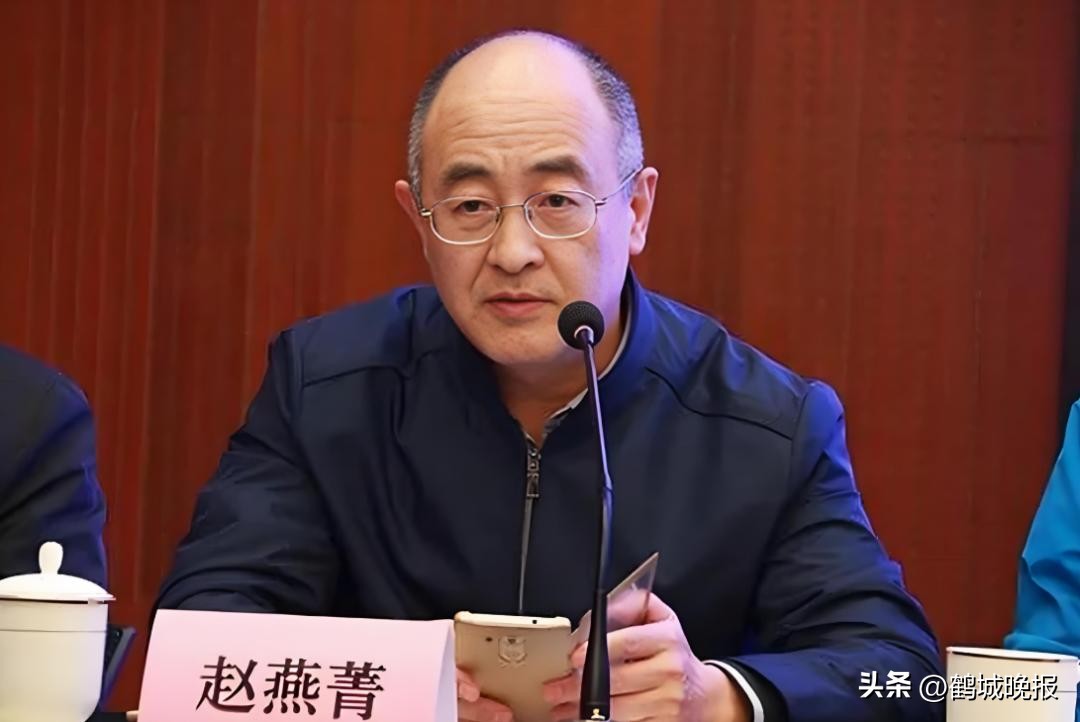 “人口警报”拉响，二胎、三胎没人生，专家建议不生就下调养老金